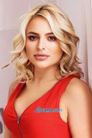 200004 - Darina Age: 32 - Ukraine