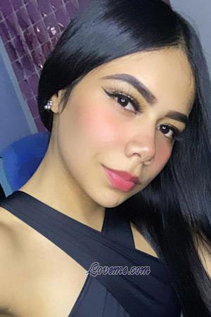 208711 - Lesly Age: 23 - Colombia