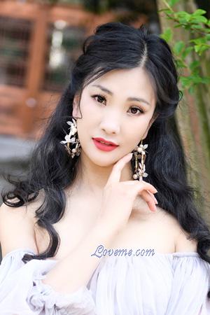 215148 - Sibyl Age: 44 - China